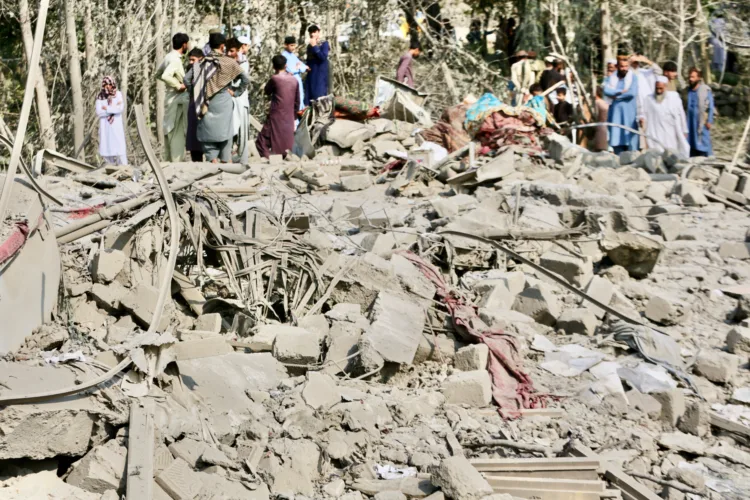 Strikes kill 28 Afghan militants, three civilians